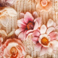 Alpenfleece Stoff Digitaldruck Strickoptik Blüten wollweiß rosa 1,50m Breite
