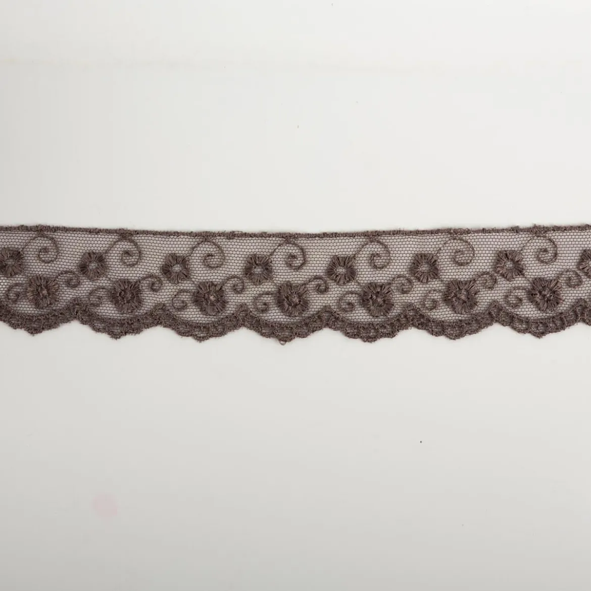 Band Stickerei auf Tüll taupe-grau Breite: 3cm