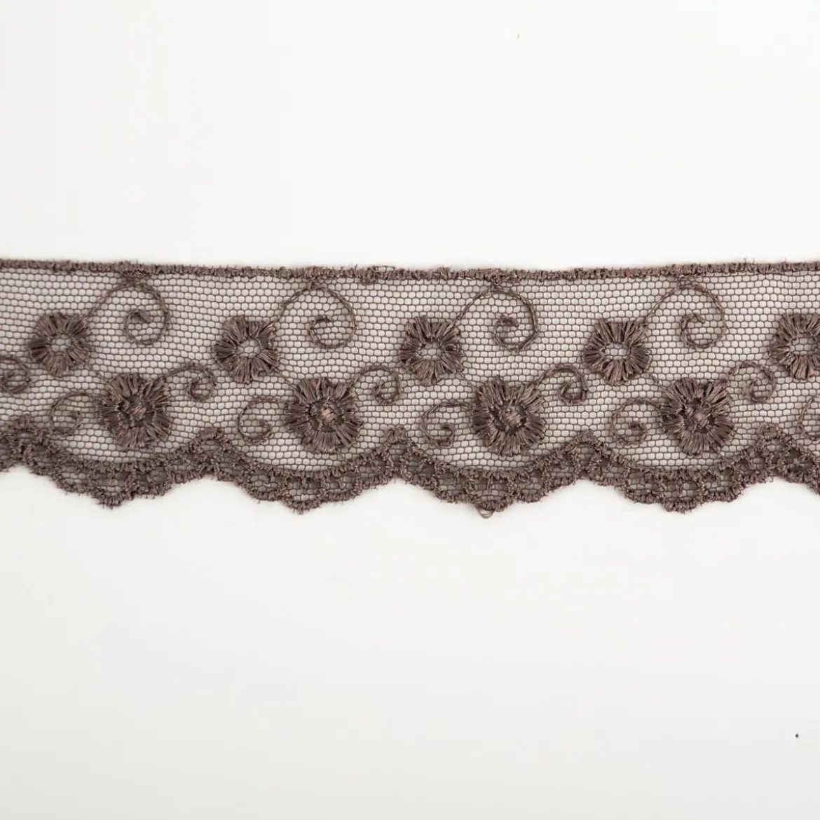 Band Stickerei auf Tüll taupe-grau Breite: 3cm
