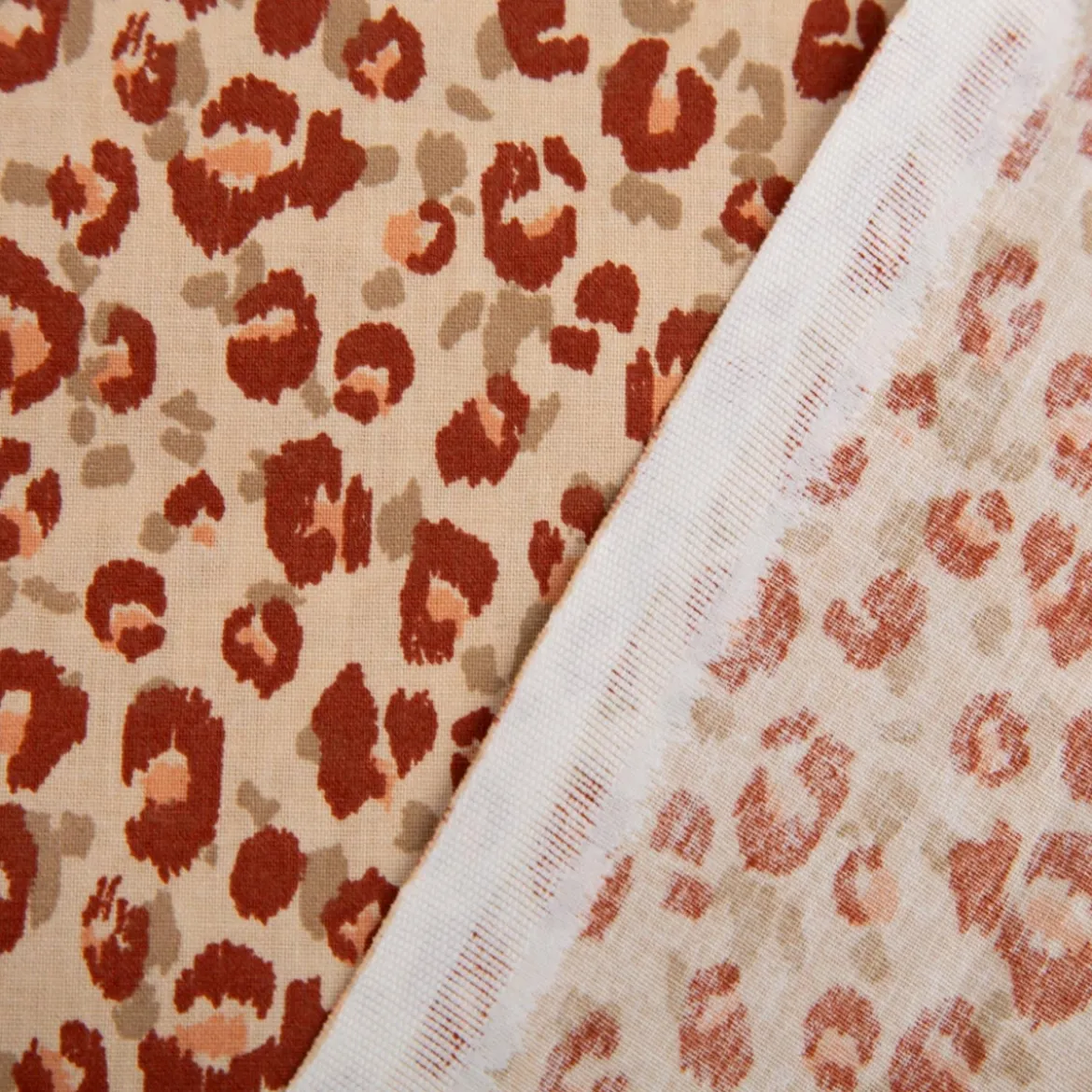 Baumwollstoff Karlia Leo beige braun 1,47m Breite