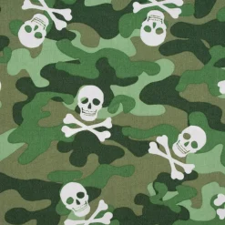 Baumwollstoff Popeline Camouflage Totenköpfe grün 1,44m Breite