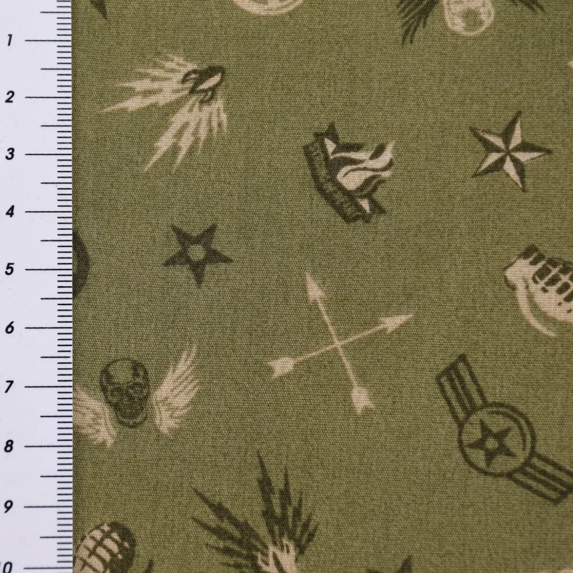 Baumwollstoff Popeline Militär Sterne Abzeichen grün beige 1,5m Breite