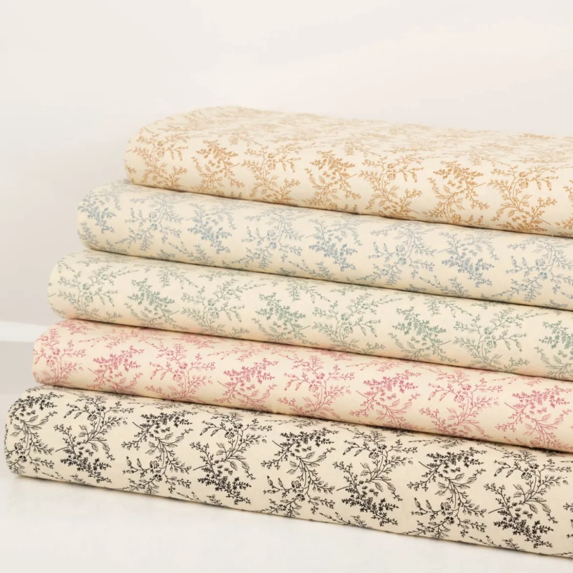 Baumwollstoff Popeline Stoff Blumen und Blätter Serie Romantic Garden Altrosa 1,40m Breite
