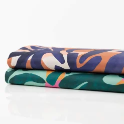 Baumwollstoff Satin Stoff Cotton Satin Digital Leaves grün pink orange 1,48m Breite