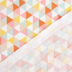 Baumwollstoff TRIMIA Geometrie Dreiecke weiß bunt 1,5m Breite