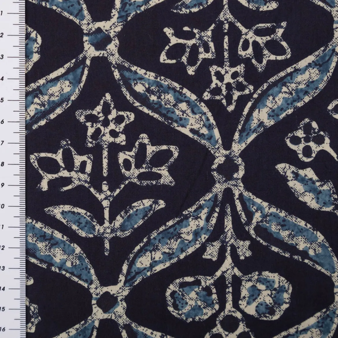 Baumwollstoff Voile Sommerdruck Blumen Ornamente Indigioblau 1,40m Breite