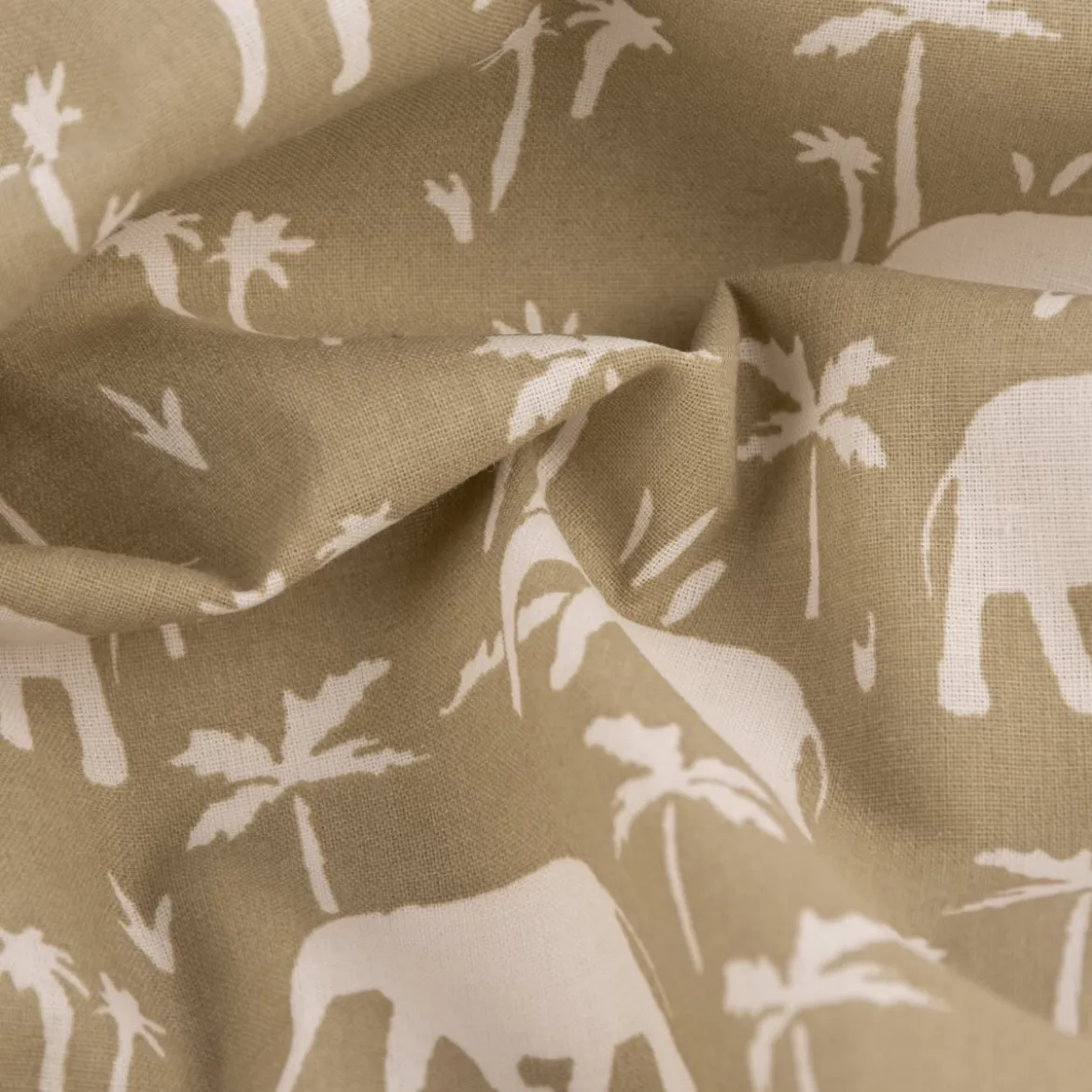 Baumwollstoff Webware Namibe Elefanten Palmen khaki-grün ecru 1,47m Breite