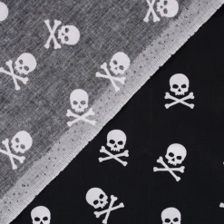 Baumwollstoff Webware Totenköpfe schwarz weiß 1,47m Breite