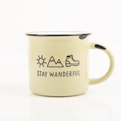 Becher Vintage Bergglück stay wanderful von Grafik Werkstatt