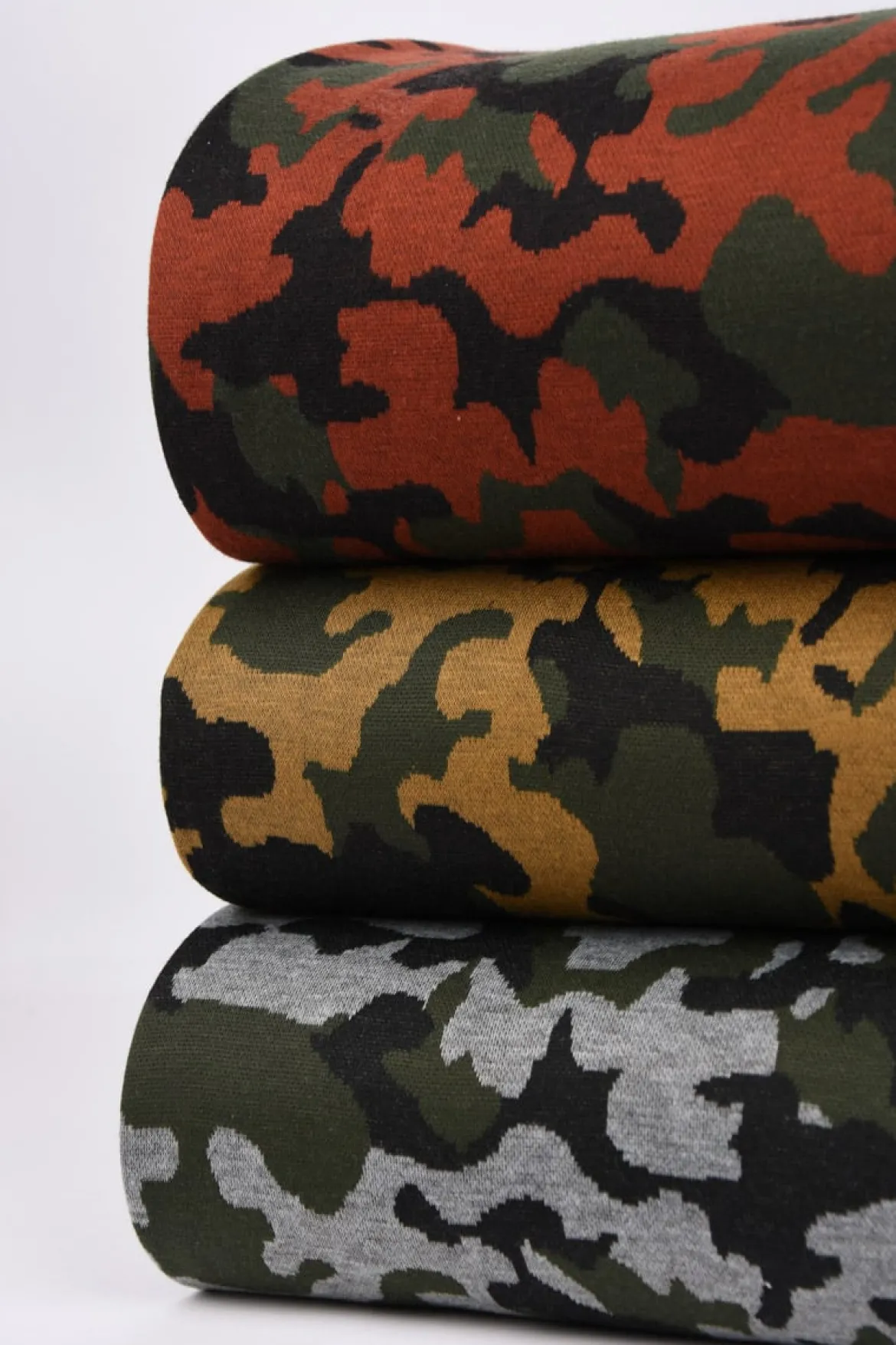 Bekleidungsstoff Strickstoff Camouflage schwarz grün rostrot 1,5m Breite