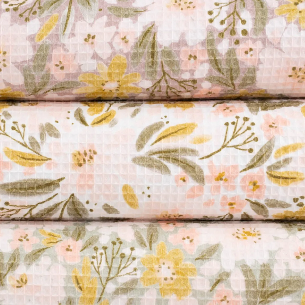 Bekleidungsstoff Waffelpique Digitaldruck Blumen Blätter altrosa senf grün 1,45m Breite