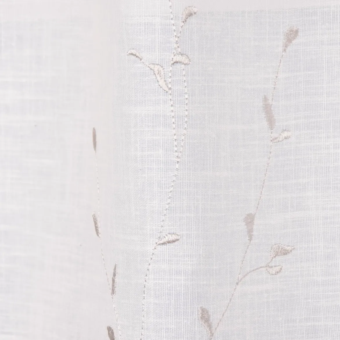 Bio Schlaufenbistro Scheibengardine aus Bio Baumwolle Blätterstickerei Leinenstruktur transparent wollweiß grau 150x50cm