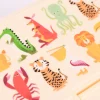 Brotzeit-Dose mit herausnehmbarem Fach exotische Tiere rot bunt 17,5x13x7cm
