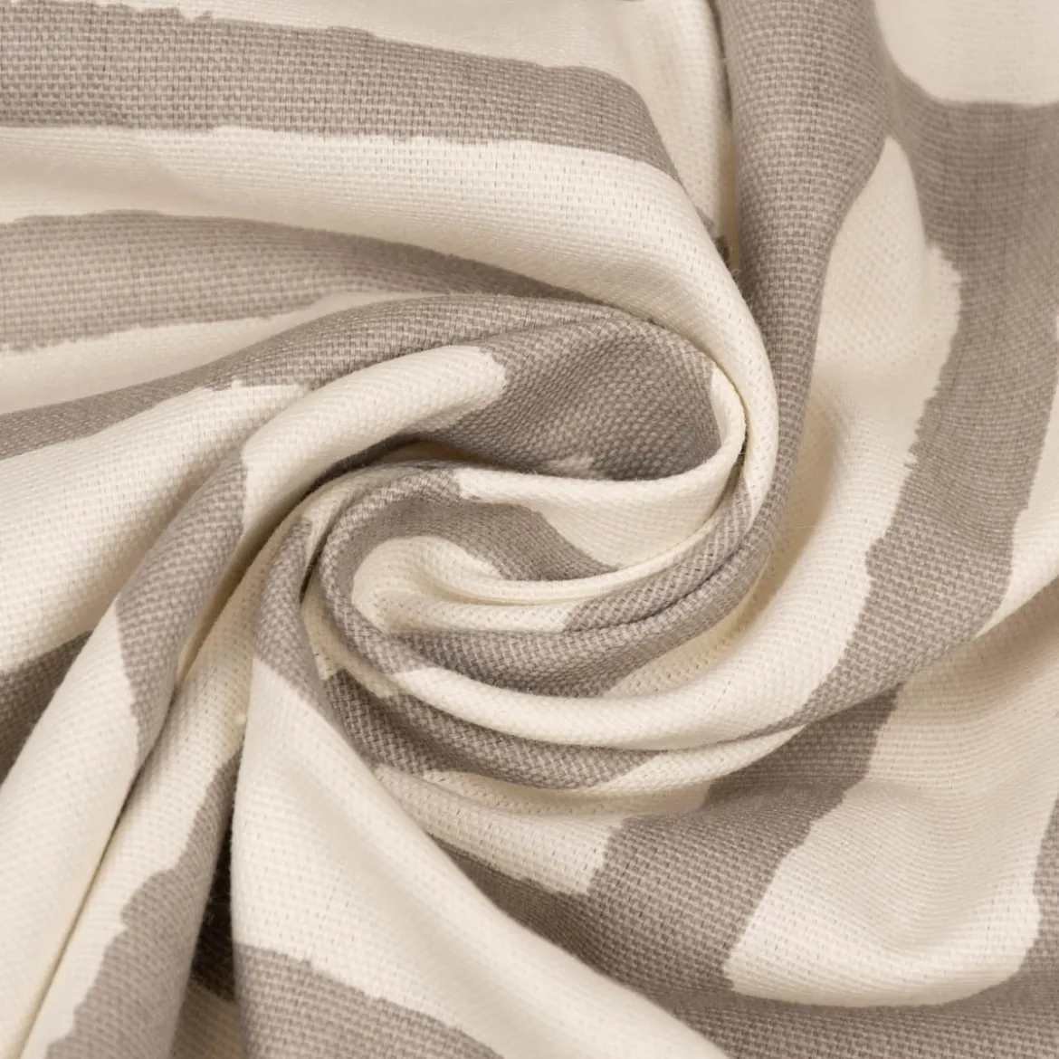 Clarke & Clarke Baumwollstoff Malva taupe braun