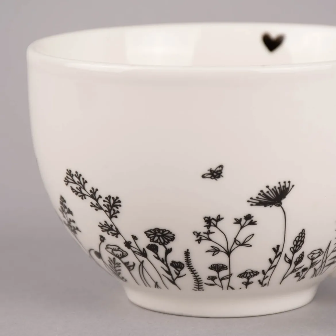 Clayre & Eef Tasse mit Untertasse Wiesenblumen Porzellan cremeweiß schwarz 200ml