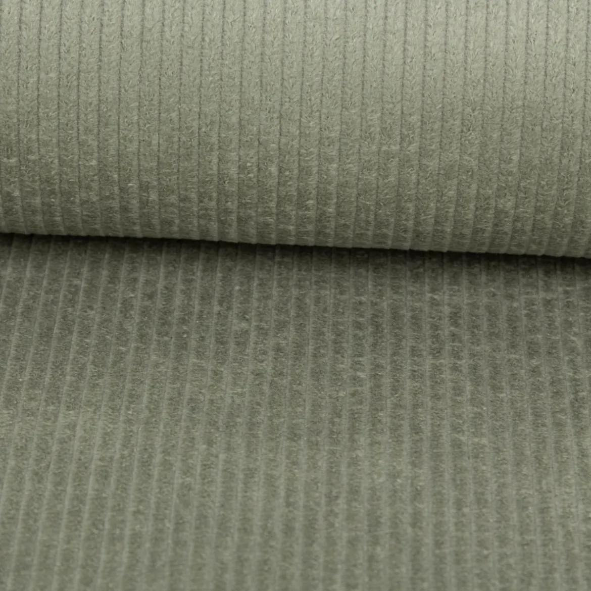 Cord Stoff aus Baumwolle Bekleidungsstoff Dekostoff 4,5W grob vorgewaschen einfarbig salbei-grün 1,4m Breite
