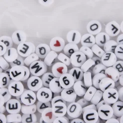 Creativ Company Buchstaben Perlen Set 200 Stück weiß schwarz bedruckt 7mm