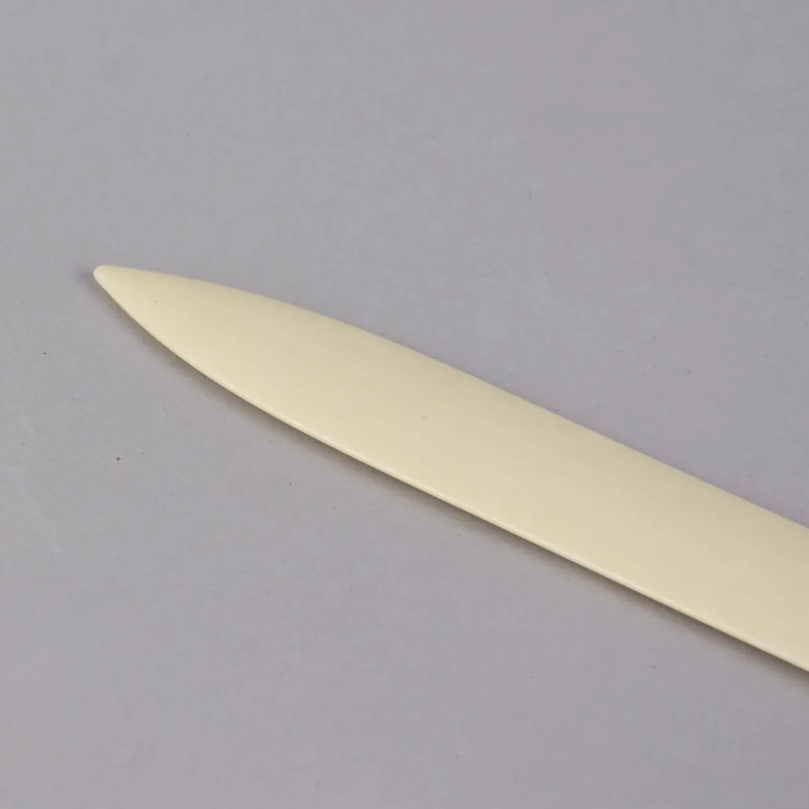 Creativ Company Falzbein Kantenformer Kunststoff creme 14cm