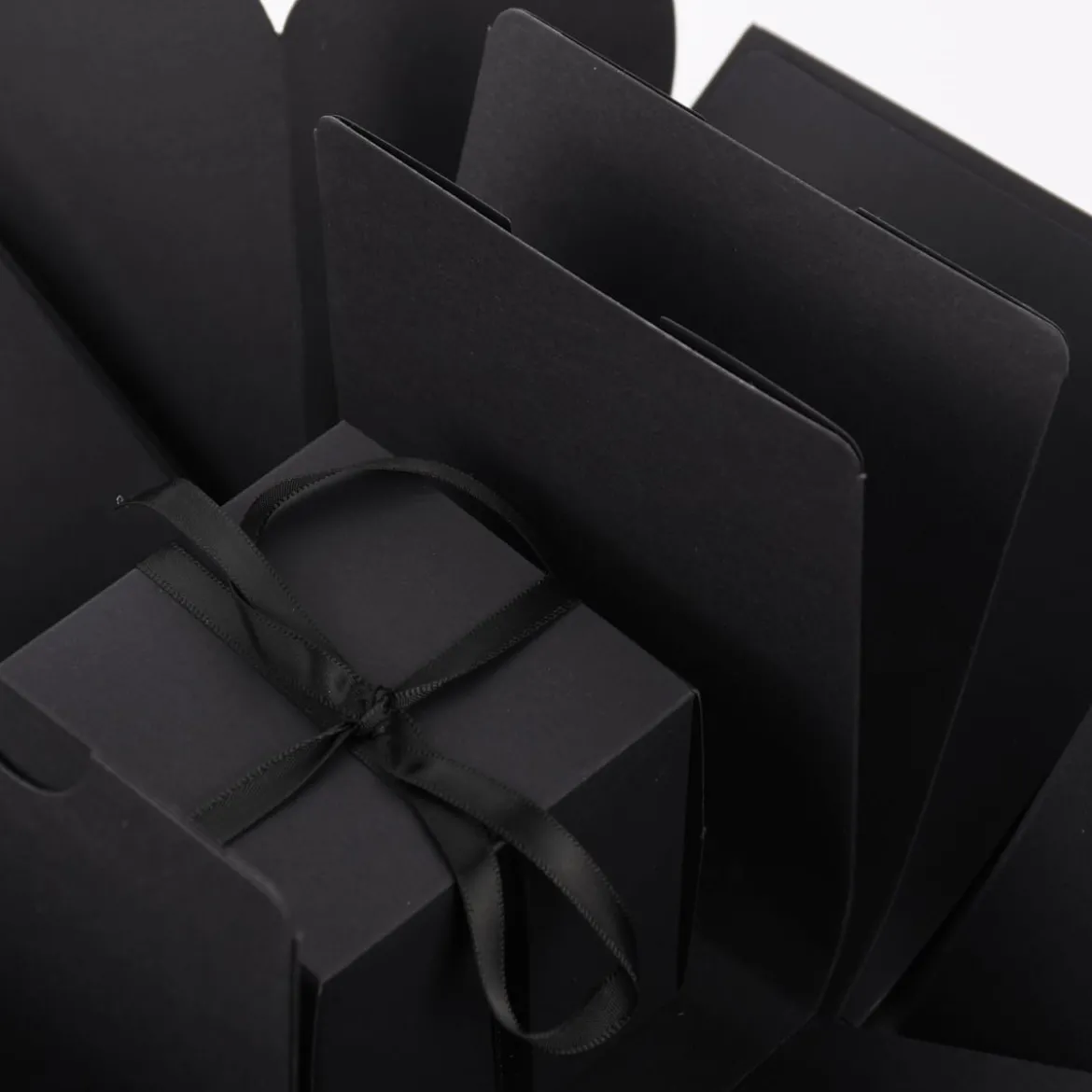 Creativ Company Geschenkbox Explosionsbox schwarz 12x12x12cm