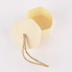 Creativ Company 3 Stück kleine Dosen aus Holzspan mit Aufhängekordel 4,5x3cm
