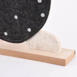 Deko Hase mit Brille und Halstuch Filz Holz natur schwarz weiß mit oder ohne Knickohr 23x58x5cm