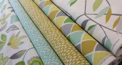 Dekostoff Coco Plum Lemonade Blätter grau grün gelb 137cm