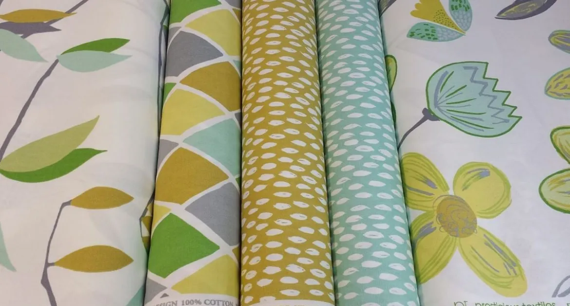 Dekostoff Coco Plum Lemonade Blätter grau grün gelb 137cm