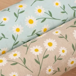 Dekostoff Halbpanama Leinenlook Daisy Sweet Field Gänseblümchen hellblau weiß 1,40m Breite