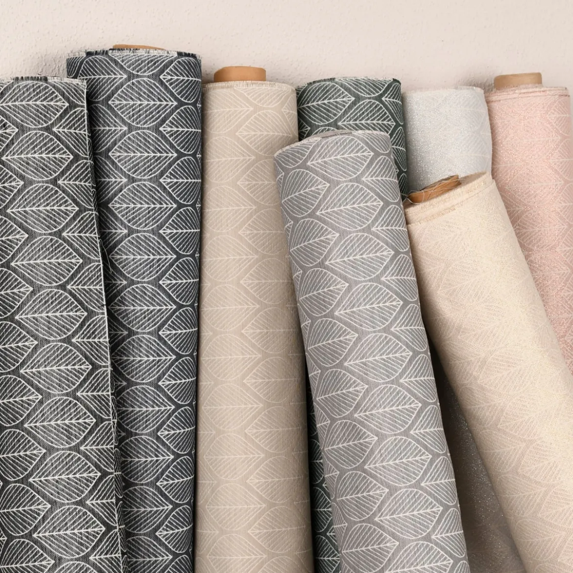 Dekostoff Jacquard Doubleface Premium Leaf Retro Scandi Blätter grau hellbeige 1,4m Breite