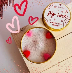 Duftkerze Big Love Tinned Candle von Bomb Cosmetic