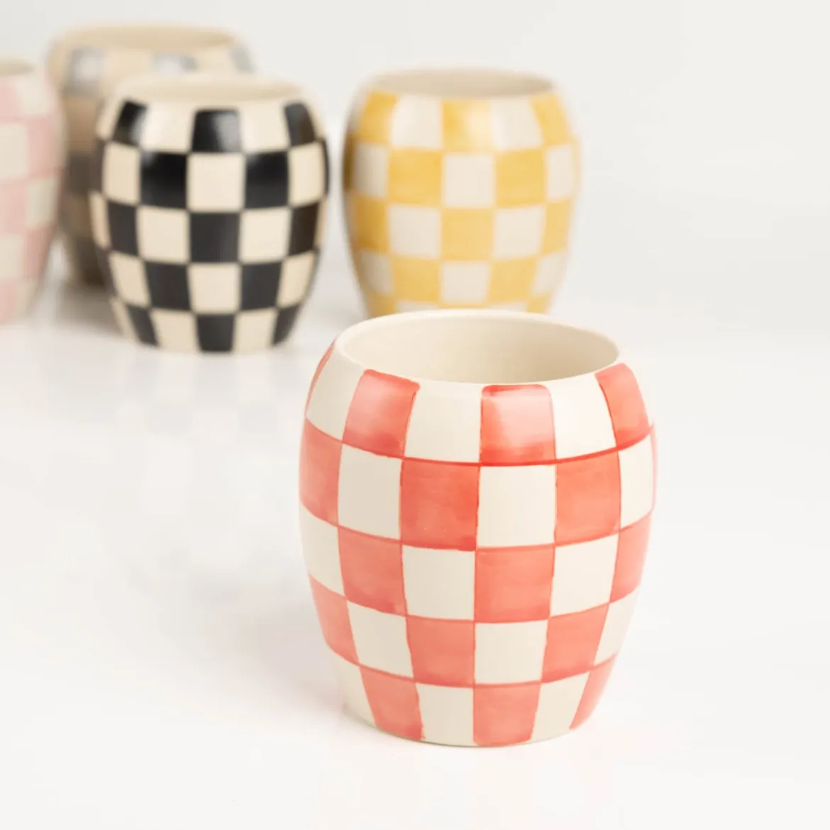 Duftkerze Sojakerze Checkmate Keramiktopf 75Std Brenndauer Orchre von Paddywax