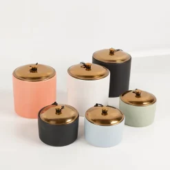 Duftkerze Sojakerze Hygge Black Bergamot & Mahagoni 425g mit 3 Dochten im Keramiktopf mit Metalldeckel von Paddywax