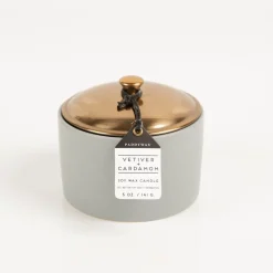 Duftkerze Sojakerze Hygge Grey Vetiver & Cardamom 141g im Keramiktopf mit Metalldeckel von Paddywax