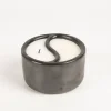 Duftkerze Sojakerze Yin-Yang Black Palo Santo/Cade 311gr im Keramiktopf von Paddywax