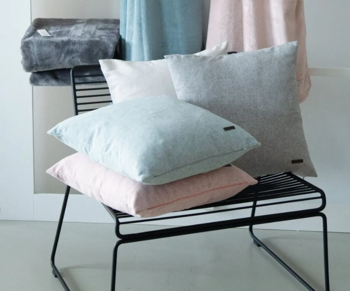 Esprit Kissenhülle Harp mit Samt-Kederumrandung rosa 38x38cm