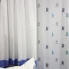 Fertiggardine Fertigschal Flags mit verdeckten Schlaufen Fähnchen und Schiffchen weiß blau 140x245cm
