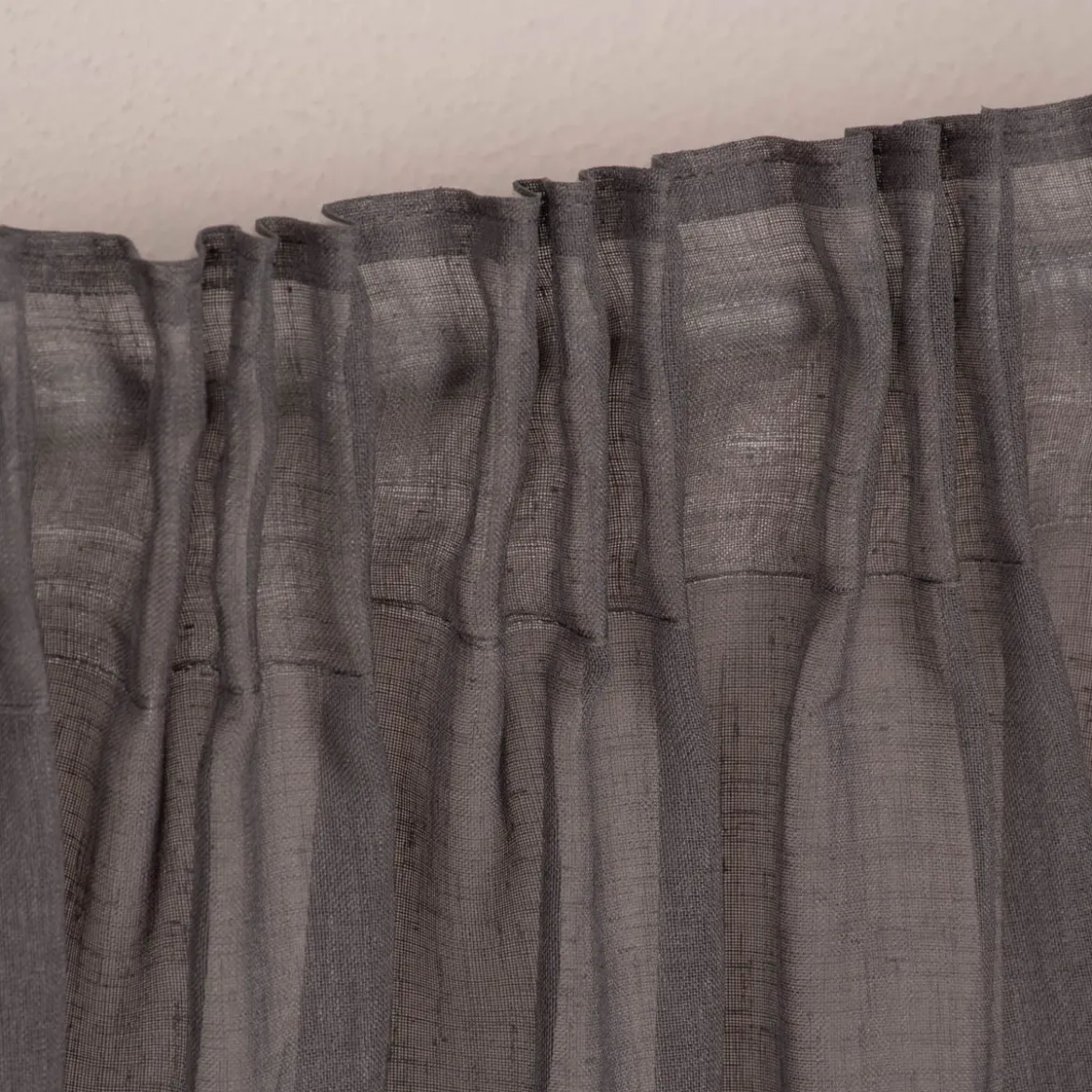 Fertigschal mit Schlaufenband aus recyceltem Polyester einfarbig anthrazit 140x245cm