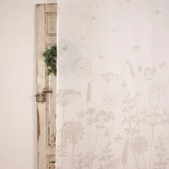 Fertigschal mit Schlaufenband Blumenwiese wollweiß sand 140x245cm