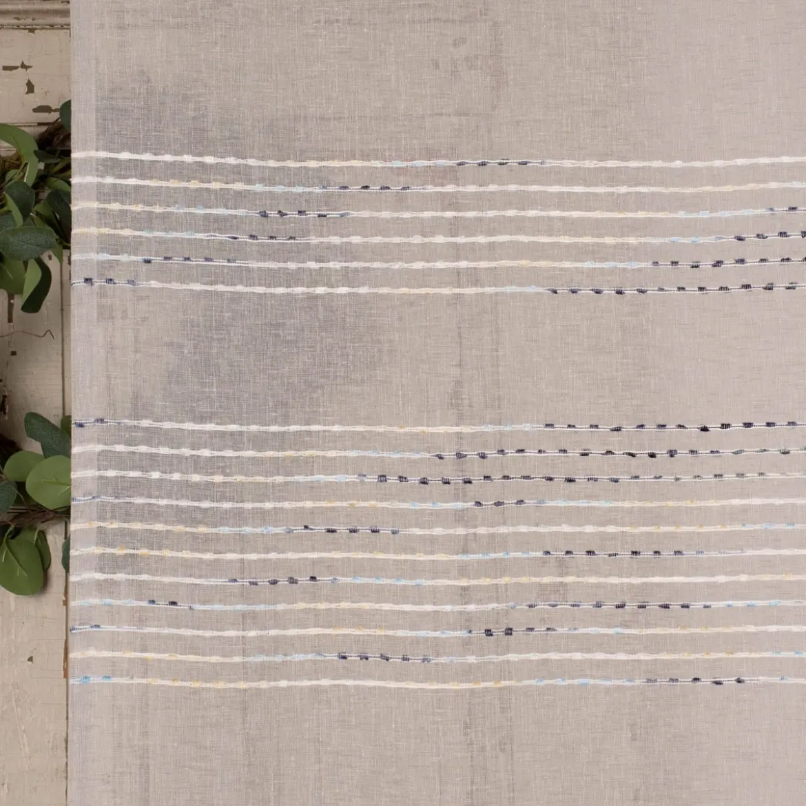 Fertigschal mit Schlaufenband Streifen und Punkte grau weiß blau gelb 140x245cm
