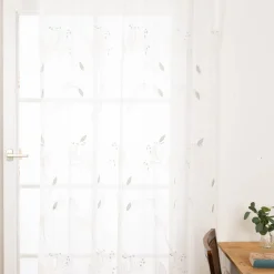 Gardine mit Smok-Schlaufenband Voile Stickerei Blätter weiß grün 2,45m Höhe und div. Breiten von SCHÖNER LEBEN.