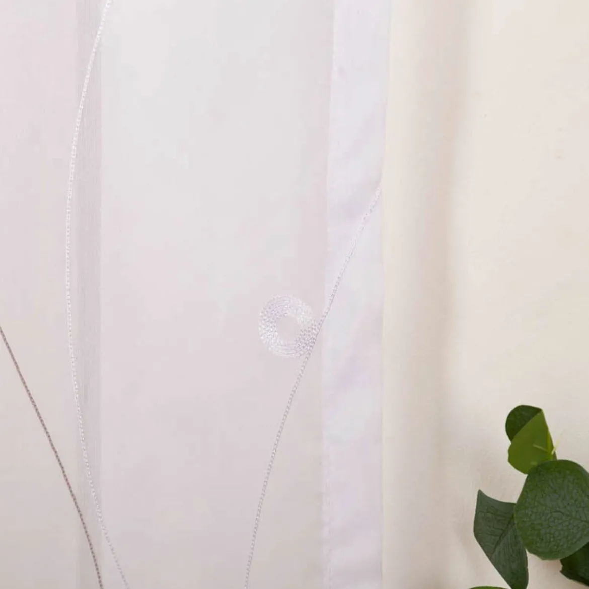 Gardine mit Smok-Schlaufenband Voile Stickerei Kreise Linien weiß grau 2,45m Höhe und div. Breiten von SCHÖNER LEBEN.