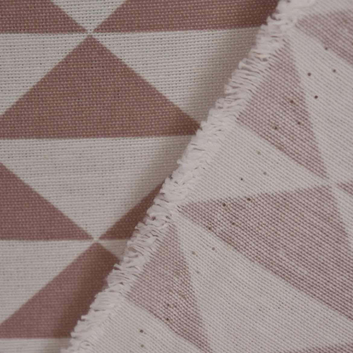Gardinenstoff Dekostoff Dreiecke altrosa weiß 1,4m Breite