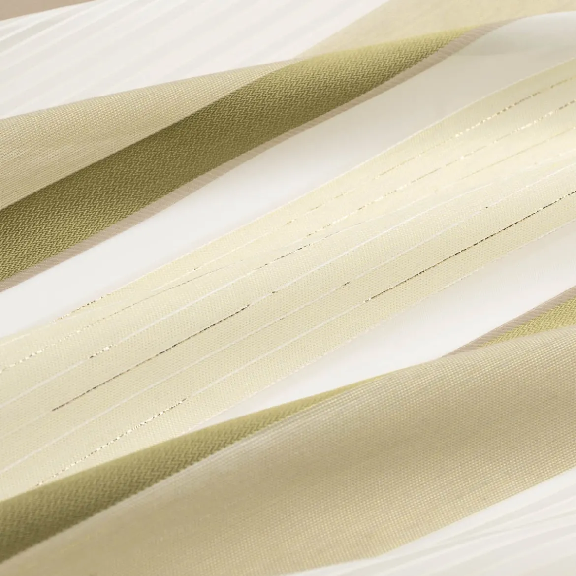 Gardinenstoff Dekostoff halbtransparent Streifen mit goldfarbigen Effekten grün taupe creme 1,50m Breite