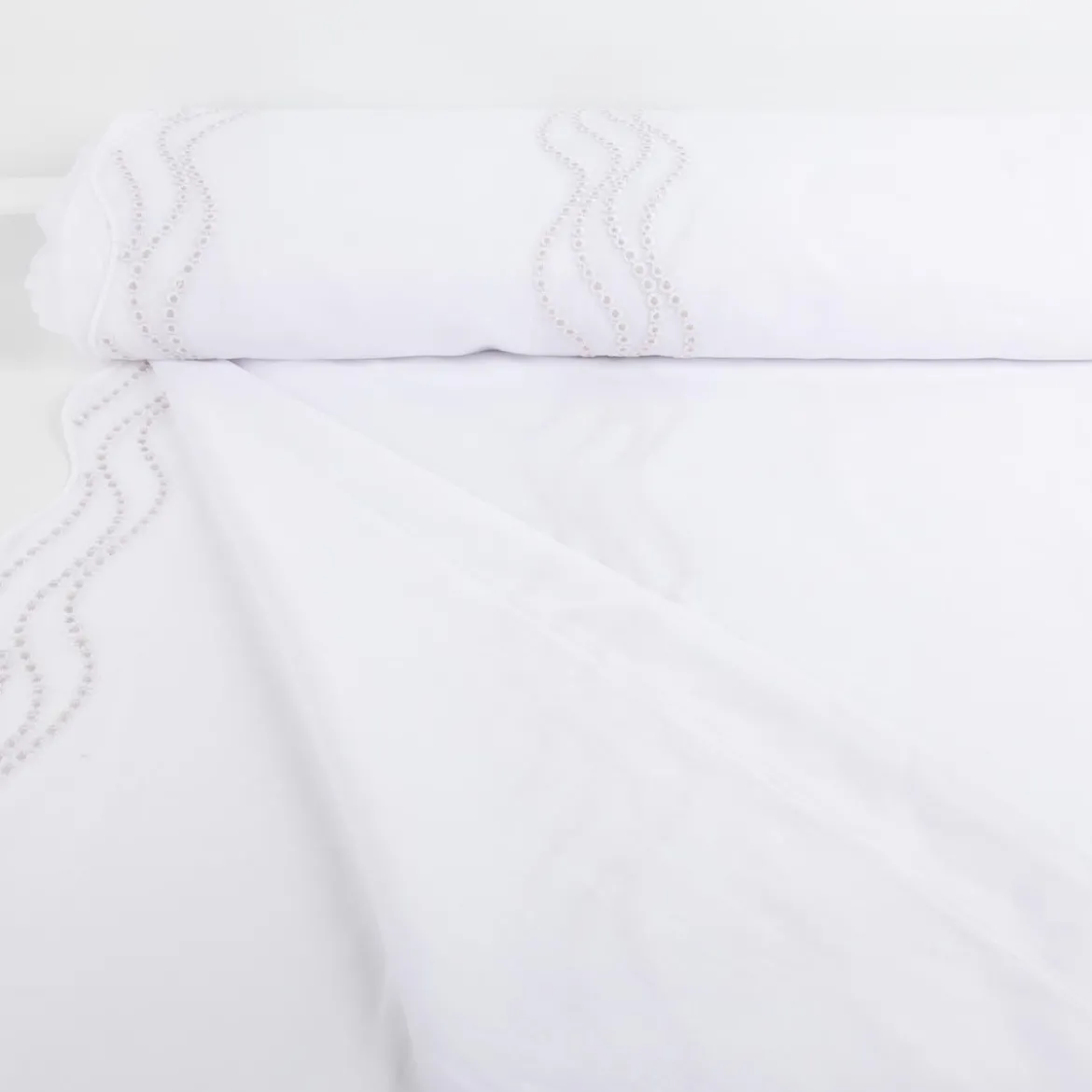 Gardinenstoff Voile mit Pünktchen-Stickerei Bogenkante raumhoch weiß beige 280cm