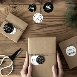 Geschenkanhänger-Set aus 12 runden Anhängern und 2 Schnüren