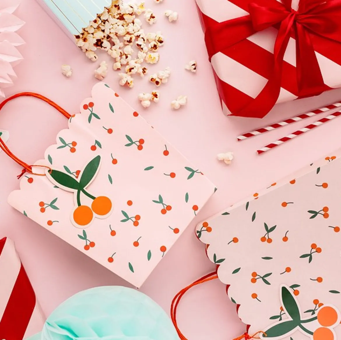 Geschenktüte mittel Kirschen Papier mit gewelltem Rand rosa rot orange 18x23x8cm