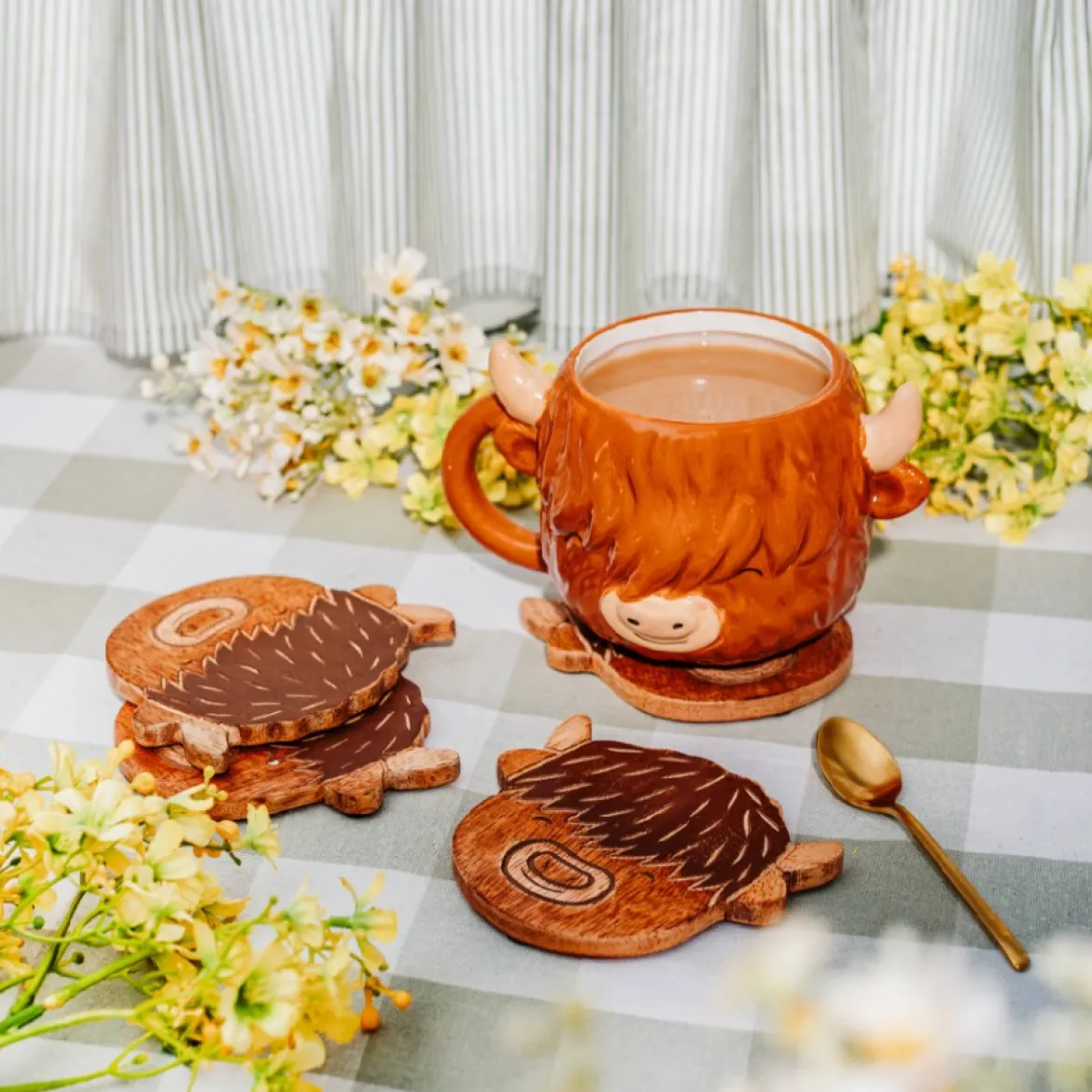 Glasuntersetzer Highland Cow aus Mangoholz 4er Set von Sass & Belle