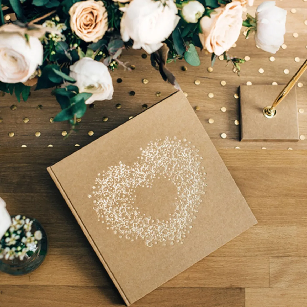 Gästebuch Blumenherz blanko Papier braun goldfarbig 22 Seiten 20,5x20,5cm