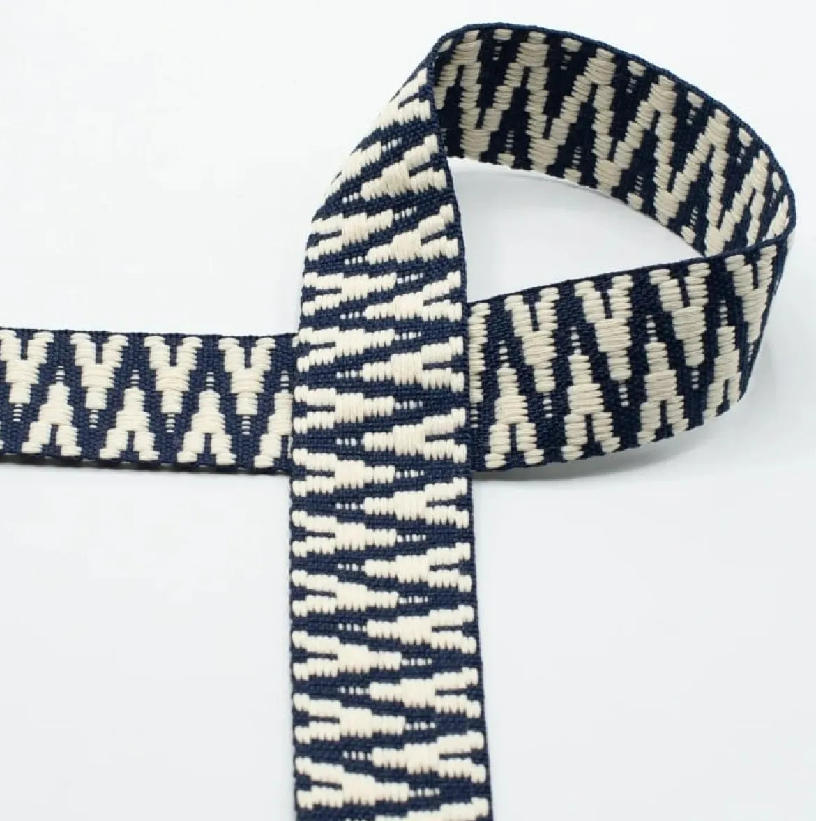 Gurtband Ikat Struktur dunkelblau-weiß Meterware 40mm Breite