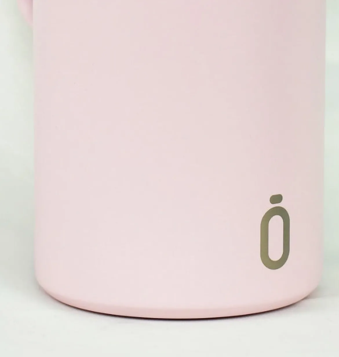 Isolierkanne Runbott Jug 1500ml mit Henkel Powder Pink - geschmacksneutral, BPA-frei mit Keramikbeschichtung